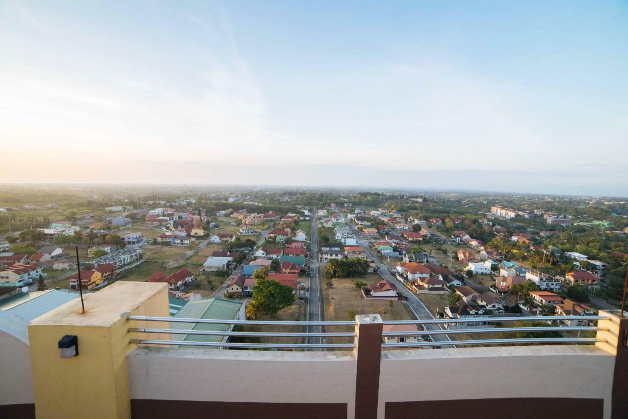 Reddoorz Premium @ Cityland Tagaytay 2 Tagaytay City Buitenkant foto